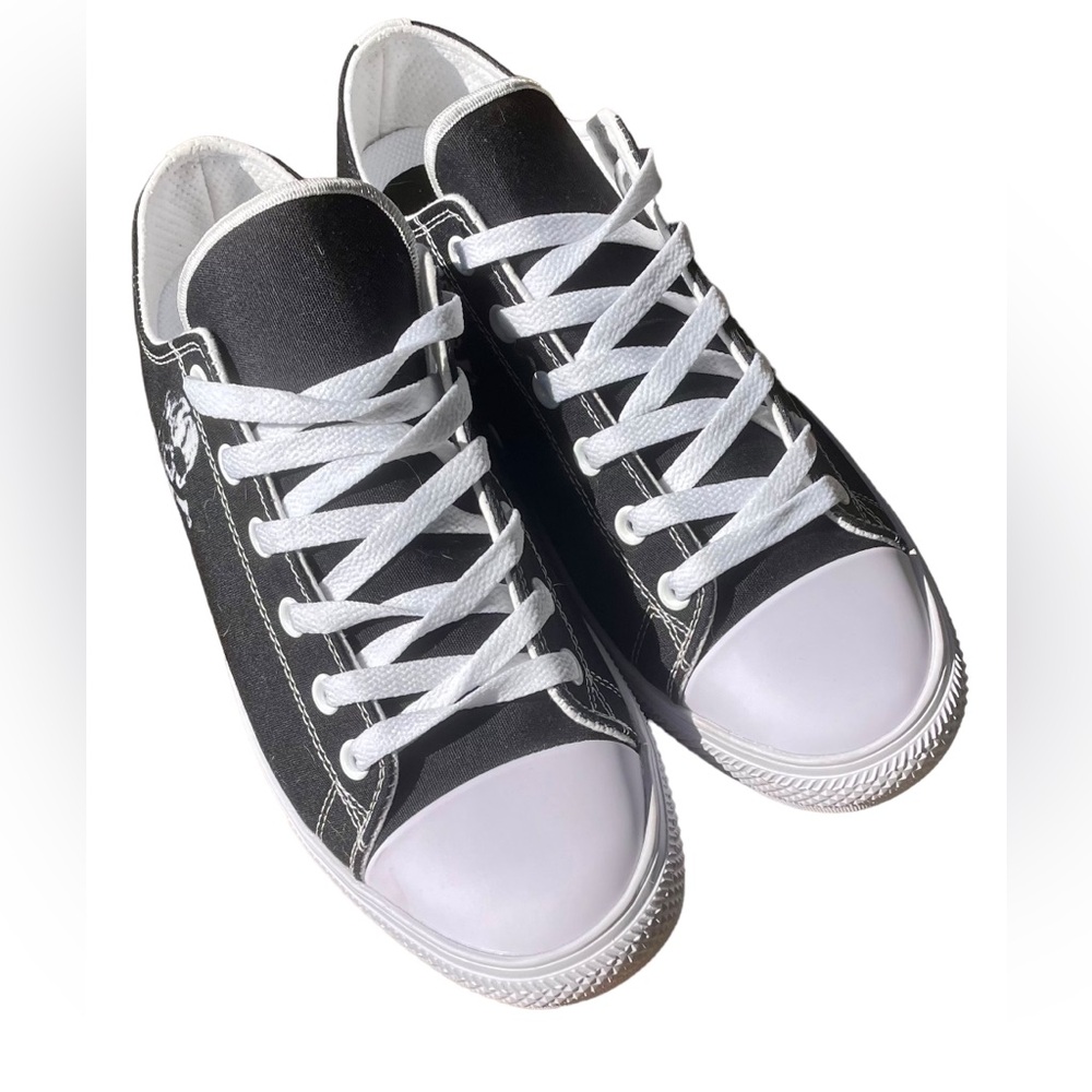 RAAD shop Unisex Black & White Skull Sneakers Skater Shoes SOLD OUT! 10M/11.5W